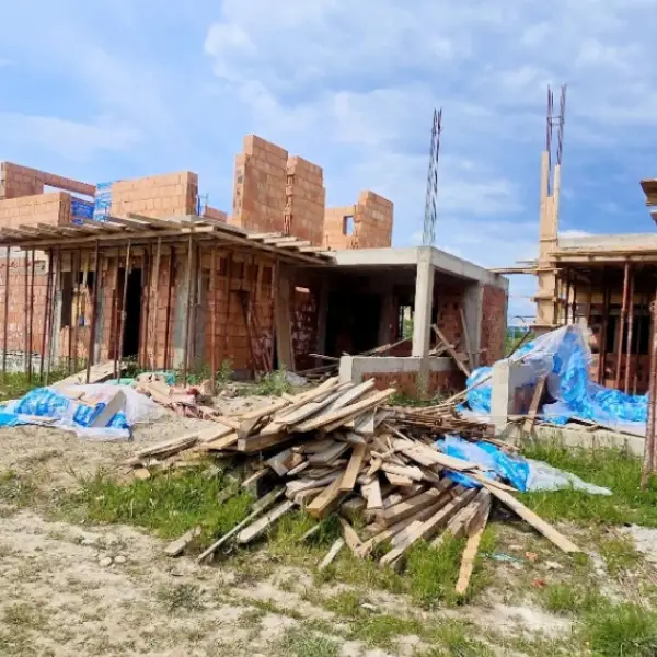 Casă – De Vânzare – Budești – 3 – camere – COMPLEX REZIDENȚIAL BUDEȘTI–RÂMNICU VÂLCEA! 🌟 135.000 EURO + TVA Telefon 0772203164 Alina Cozma
