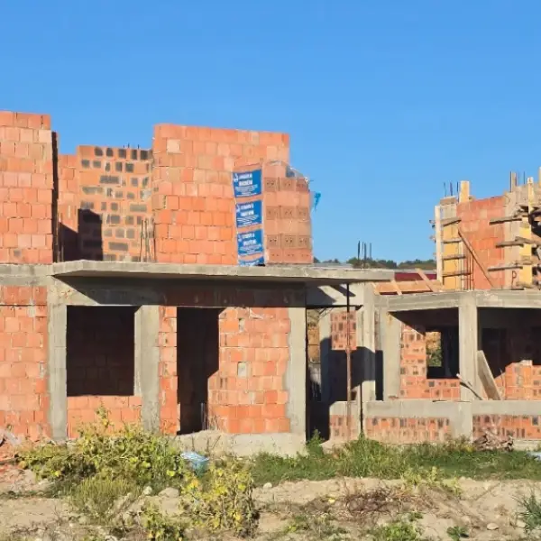 Casă – De Vânzare – Budești – 3 – camere – COMPLEX REZIDENȚIAL BUDEȘTI–RÂMNICU VÂLCEA! 🌟 135.000 EURO + TVA Telefon 0772203164 Alina Cozma