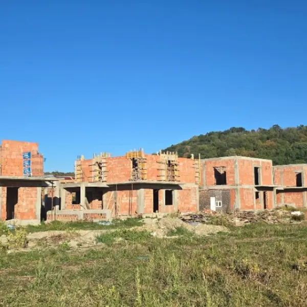 Casă – De Vânzare – Budești – 3 – camere – COMPLEX REZIDENȚIAL BUDEȘTI–RÂMNICU VÂLCEA! 🌟 135.000 EURO + TVA Telefon 0772203164 Alina Cozma