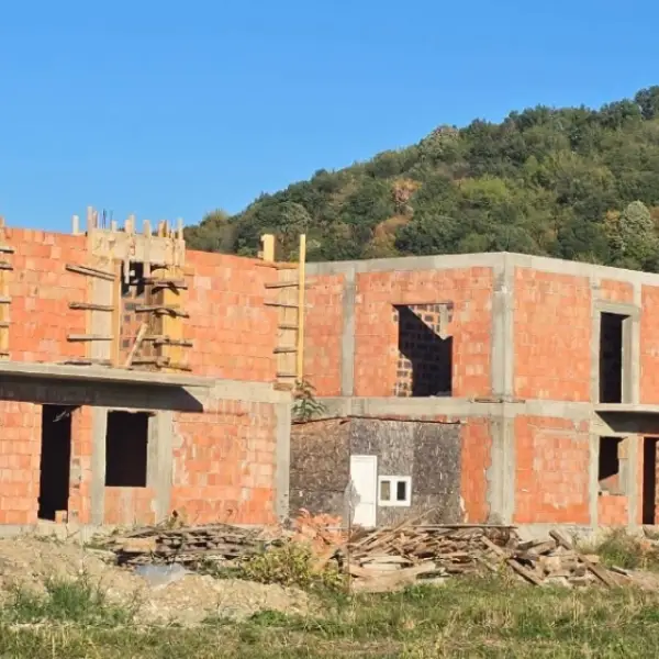 Casă – De Vânzare – Budești – 3 – camere – COMPLEX REZIDENȚIAL BUDEȘTI–RÂMNICU VÂLCEA! 🌟 135.000 EURO + TVA Telefon 0772203164 Alina Cozma
