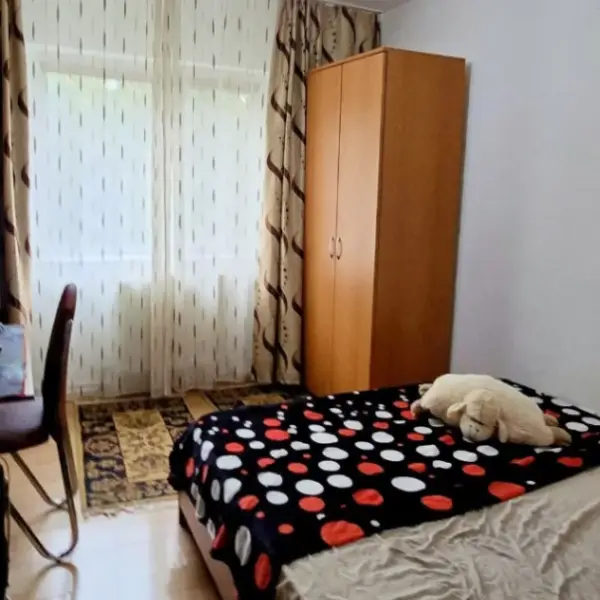 Apartament – De Vânzare – Râmnicu Vâlcea – 4 – camere – ❤️Apartament de Vânzare –4 Camere, Râmnicu Vâlcea. Preț 115.000 Euro 0772 203 164 – Alina