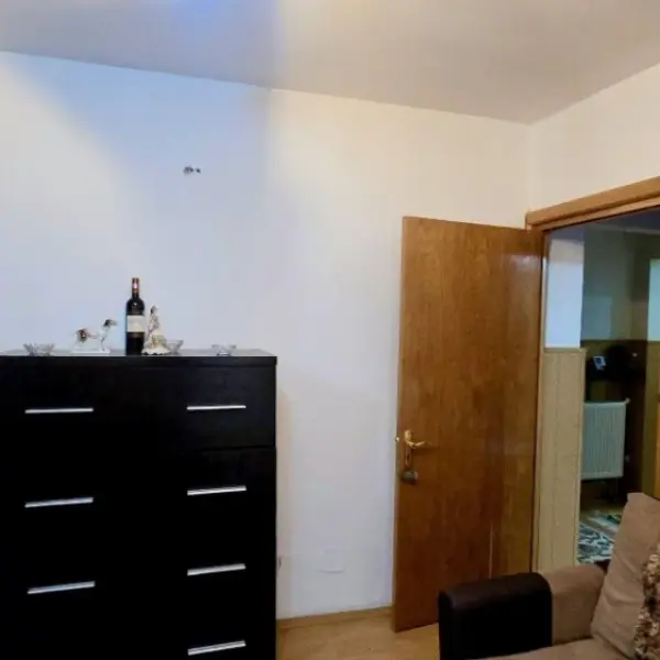Apartament – De Vânzare – Râmnicu Vâlcea – 4 – camere – ❤️Apartament de Vânzare –4 Camere, Râmnicu Vâlcea. Preț 115.000 Euro 0772 203 164 – Alina