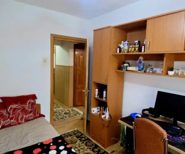 Apartament – De Vânzare – Râmnicu Vâlcea – 4 – camere – ❤️Apartament de Vânzare –4 Camere, Râmnicu Vâlcea. Preț 115.000 Euro 0772 203 164 – Alina