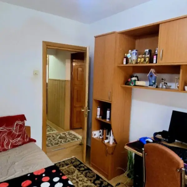 Apartament – De Vânzare – Râmnicu Vâlcea – 4 – camere – ❤️Apartament de Vânzare –4 Camere, Râmnicu Vâlcea. Preț 115.000 Euro 0772 203 164 – Alina
