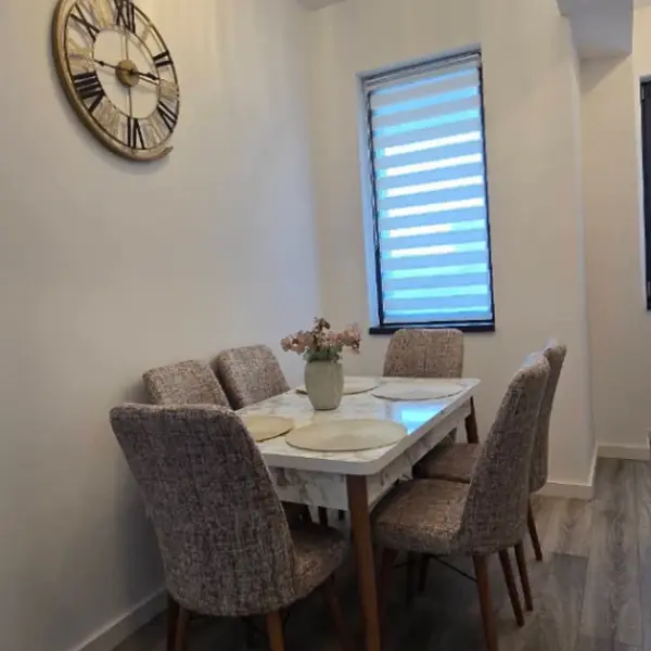 Apartament – De Închiriat – Râmnicu Vâlcea – 3 – camere – ❤️ APARTAMENT DE LUX CU 3 CAMERE – DE ÎNCHIRIAT❤️ Preț 600 Euro/Lună Telefon 0772 203 164