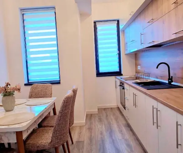 Apartament – De Închiriat – Râmnicu Vâlcea – 3 – camere – ❤️ APARTAMENT DE LUX CU 3 CAMERE – DE ÎNCHIRIAT❤️ Preț 600 Euro/Lună Telefon 0772 203 164