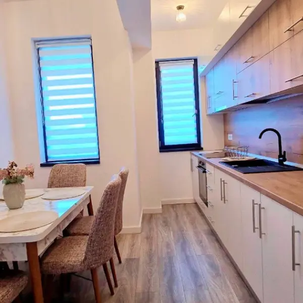 Apartament – De Închiriat – Râmnicu Vâlcea – 3 – camere – ❤️ APARTAMENT DE LUX CU 3 CAMERE – DE ÎNCHIRIAT❤️ Preț 600 Euro/Lună Telefon 0772 203 164