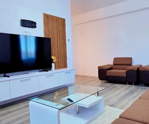 Apartament – De Închiriat – Râmnicu Vâlcea – 3 – camere – ❤️ APARTAMENT DE LUX CU 3 CAMERE – DE ÎNCHIRIAT❤️ Preț 600 Euro/Lună Telefon 0772 203 164