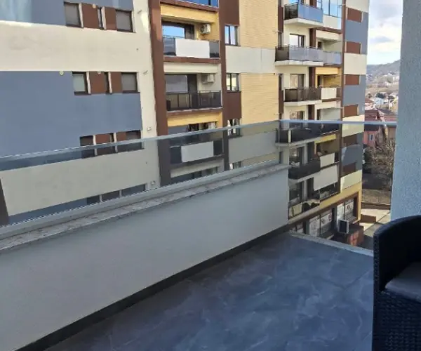 Apartament – De Închiriat – Râmnicu Vâlcea – 3 – camere – ❤️ APARTAMENT DE LUX CU 3 CAMERE – DE ÎNCHIRIAT❤️ Preț 600 Euro/Lună Telefon 0772 203 164