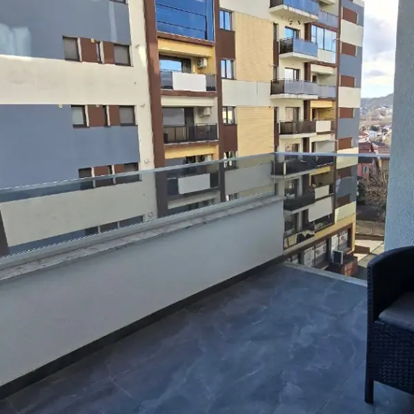 Apartament – De Închiriat – Râmnicu Vâlcea – 3 – camere – ❤️ APARTAMENT DE LUX CU 3 CAMERE – DE ÎNCHIRIAT❤️ Preț 600 Euro/Lună Telefon 0772 203 164