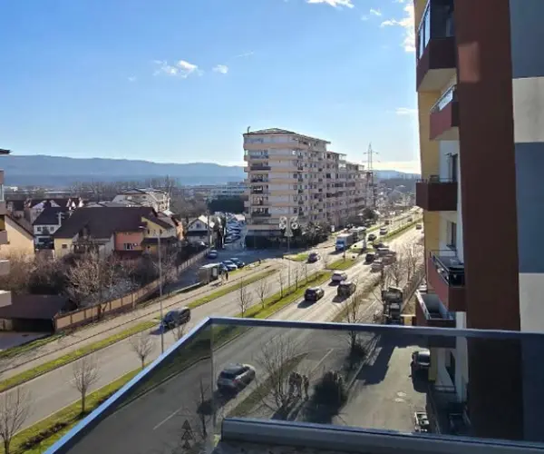 Apartament – De Închiriat – Râmnicu Vâlcea – 3 – camere – ❤️ APARTAMENT DE LUX CU 3 CAMERE – DE ÎNCHIRIAT❤️ Preț 600 Euro/Lună Telefon 0772 203 164