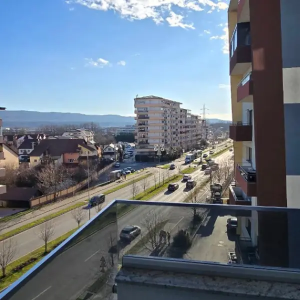 Apartament – De Închiriat – Râmnicu Vâlcea – 3 – camere – ❤️ APARTAMENT DE LUX CU 3 CAMERE – DE ÎNCHIRIAT❤️ Preț 600 Euro/Lună Telefon 0772 203 164