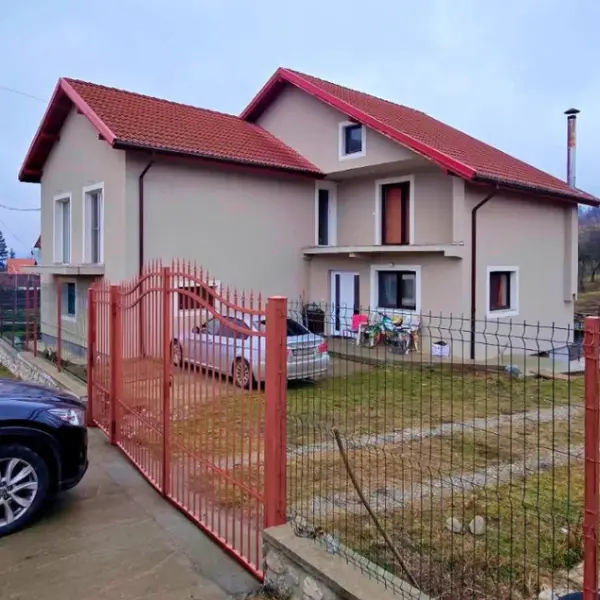 Casă – De Vânzare – Berislăvești – 4 – camere – Casă de Vânzare în Berislăvești- Județul Vâlcea