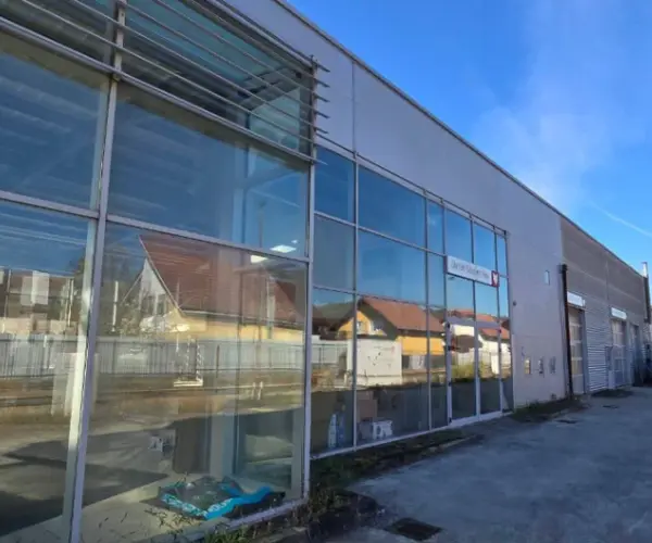 Industrial – De Vânzare – Râmnicu Vâlcea – 3 – camere – ❤️Showroom Premium de Vânzare sau Închiriere Locație EXCEPȚIONALĂ