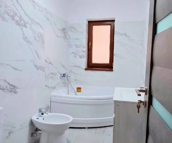 Apartament – De Închiriat – Râmnicu Vâlcea – 3 – camere – Apartament de Închiriat pe Gib Mihăescu – Centru, Râmnicu Vâlcea!