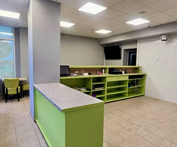 Comercial – De Vânzare – Râmnicu Vâlcea – 5 – camere – ❤️ Spațiu Comercial Premium de Vânzare – Zona Nord ✨ 📍 Strada Rapsodiei, Bloc H7 – Parter