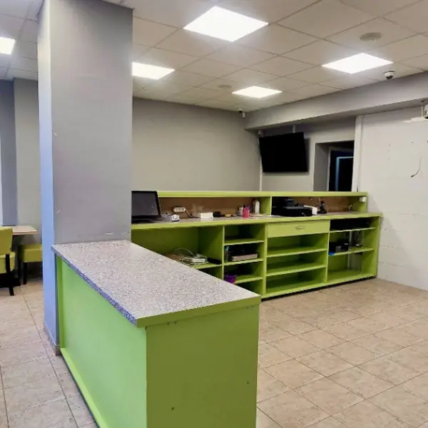 Comercial – De Vânzare – Râmnicu Vâlcea – 5 – camere – ❤️ Spațiu Comercial Premium de Vânzare – Zona Nord ✨ 📍 Strada Rapsodiei, Bloc H7 – Parter