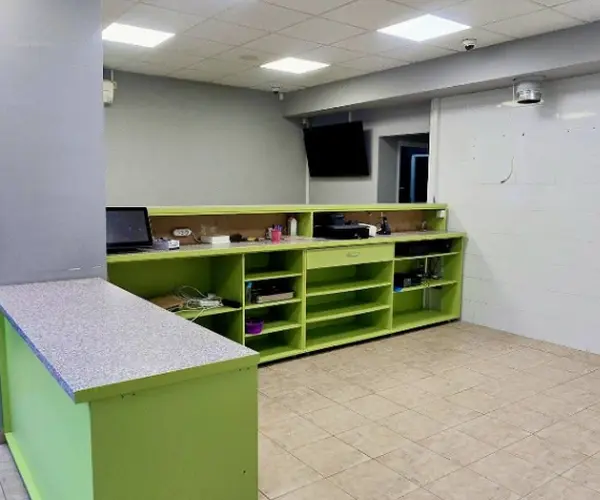 Comercial – De Vânzare – Râmnicu Vâlcea – 5 – camere – ❤️ Spațiu Comercial Premium de Vânzare – Zona Nord ✨ 📍 Strada Rapsodiei, Bloc H7 – Parter