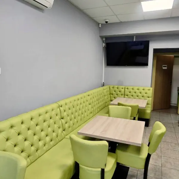 Comercial – De Vânzare – Râmnicu Vâlcea – 5 – camere – ❤️ Spațiu Comercial Premium de Vânzare – Zona Nord ✨ 📍 Strada Rapsodiei, Bloc H7 – Parter
