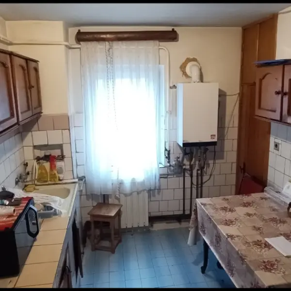Apartament – De Vânzare – Râmnicu Vâlcea – 3 – camere – Apartament De Vânzare în Râmnicu Vâlcea, Strada Republicii! Preț 93.000 Euro