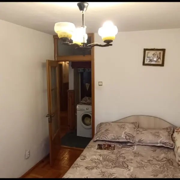 Apartament – De Vânzare – Râmnicu Vâlcea – 3 – camere – Apartament De Vânzare în Râmnicu Vâlcea, Strada Republicii! Preț 93.000 Euro