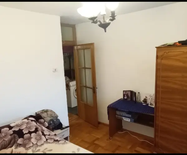 Apartament – De Vânzare – Râmnicu Vâlcea – 3 – camere – Apartament De Vânzare în Râmnicu Vâlcea, Strada Republicii! Preț 93.000 Euro
