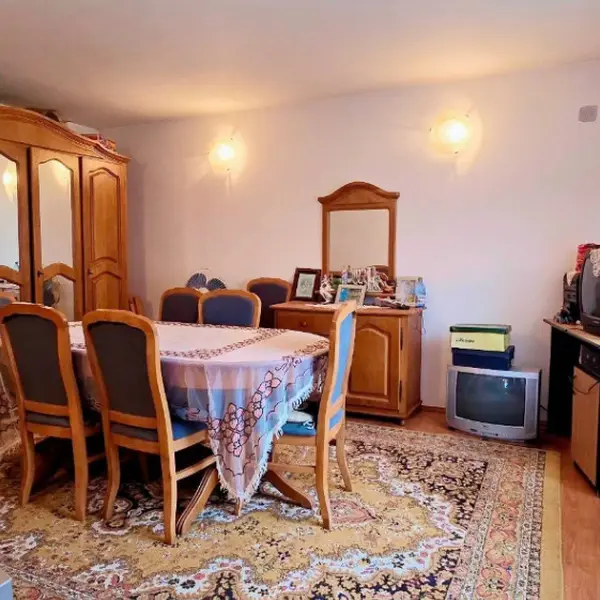 Casă – De Vânzare – Olanu – 8 – camere – Casă de Vânzare în Comuna Olanu, Loc. Stoicănești- Județul Vâlcea. Preț 69.500 Euro
