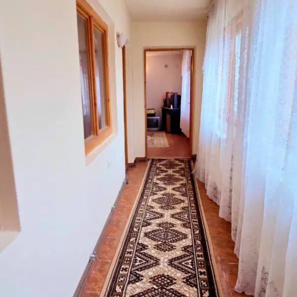 Casă – De Vânzare – Olanu – 8 – camere – Casă de Vânzare în Comuna Olanu, Loc. Stoicănești- Județul Vâlcea. Preț 69.500 Euro