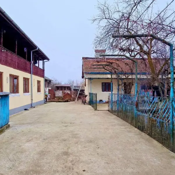 Casă – De Vânzare – Olanu – 8 – camere – Casă de Vânzare în Comuna Olanu, Loc. Stoicănești- Județul Vâlcea. Preț 69.500 Euro