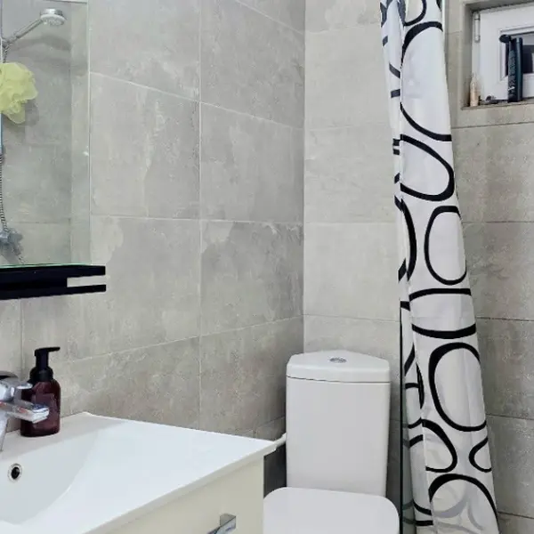 Apartament – De Vânzare – Râmnicu Vâlcea – 3 – camere – Apartament cu 3 Camere, Calea Lui Traian – Episcopie. 0772 203 164- Alina Cozma
