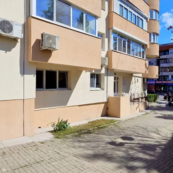 Apartament – De Vânzare – Râmnicu Vâlcea – 3 – camere – Apartament cu 3 Camere, Calea Lui Traian – Episcopie. 0772 203 164- Alina Cozma