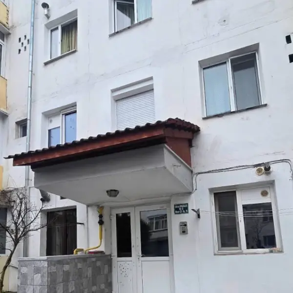 Garsoniera – De Vânzare – Râmnicu Vâlcea – 1 – camere – Garsonieră de Vânzare în Zona Ostroveni- Vâlcea. 0772 203 164 – Alina Cozma