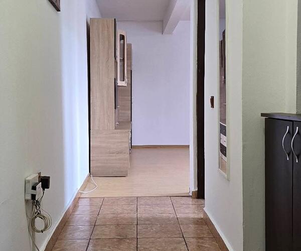 Garsoniera – De Vânzare – Râmnicu Vâlcea – 1 – camere – Garsonieră de Vânzare în Zona Ostroveni- Vâlcea. 0772 203 164 – Alina Cozma