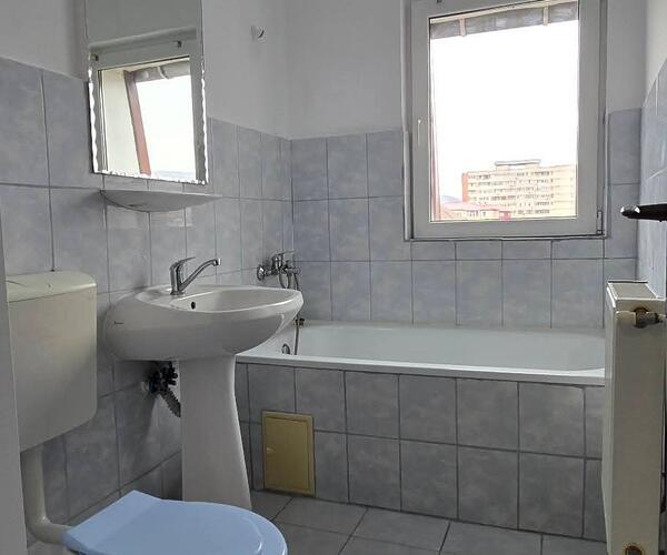 Garsoniera – De Vânzare – Râmnicu Vâlcea – 1 – camere – Garsonieră de Vânzare în Zona Ostroveni- Vâlcea. 0772 203 164 – Alina Cozma