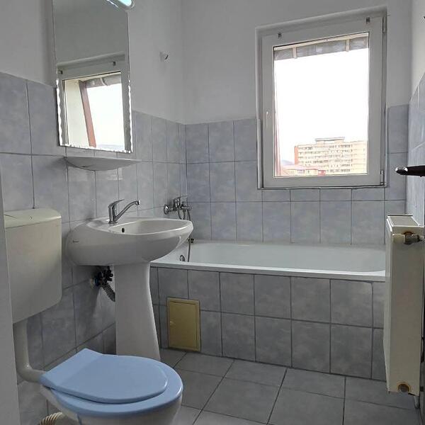 Garsoniera – De Vânzare – Râmnicu Vâlcea – 1 – camere – Garsonieră de Vânzare în Zona Ostroveni- Vâlcea. 0772 203 164 – Alina Cozma