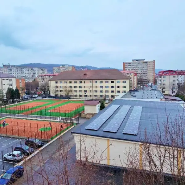Garsoniera – De Vânzare – Râmnicu Vâlcea – 1 – camere – Garsonieră de Vânzare în Zona Ostroveni- Vâlcea. 0772 203 164 – Alina Cozma