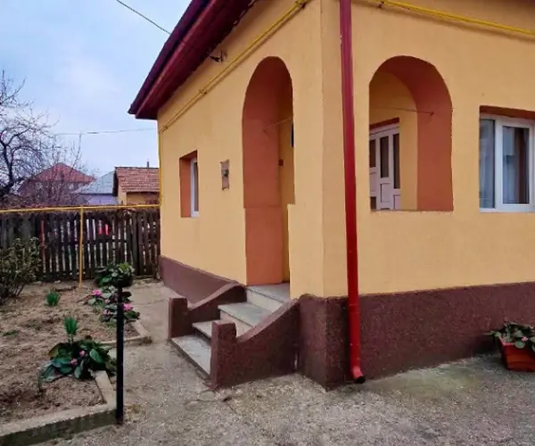 Casă – De Vânzare – Râmnicu Vâlcea – 4 – camere – Oportunitate Imobiliară De Excepție – Casă Cu Teren Generos În Proximitatea Orașului Râmnicu Vâlcea!