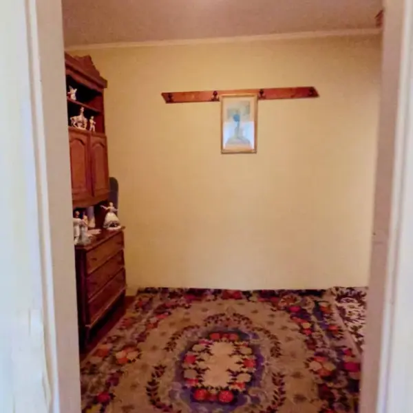 Casă – De Vânzare – Râmnicu Vâlcea – 4 – camere – Oportunitate Imobiliară De Excepție – Casă Cu Teren Generos În Proximitatea Orașului Râmnicu Vâlcea!
