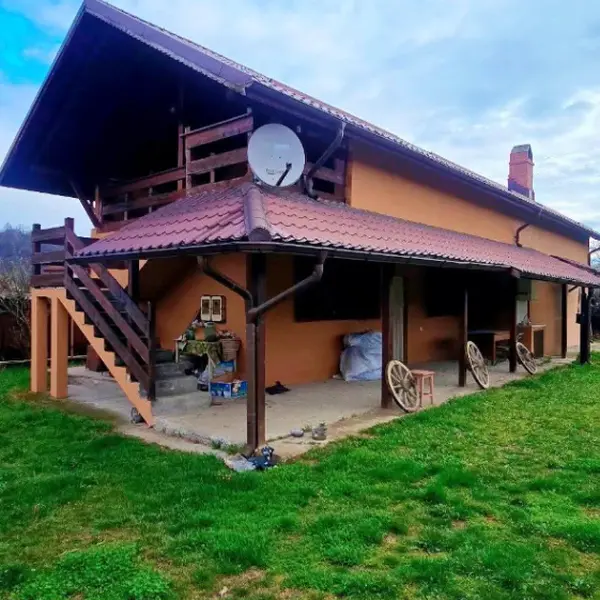 Casă – De Vânzare – Budești – 4 – camere – PROPRIETATE DE VÂNZARE ÎN BUDEȘTI – VÂLCEA, SAT RACOVIȚA | TEREN GENEROS 1.701 MP | PO169.500 Euro