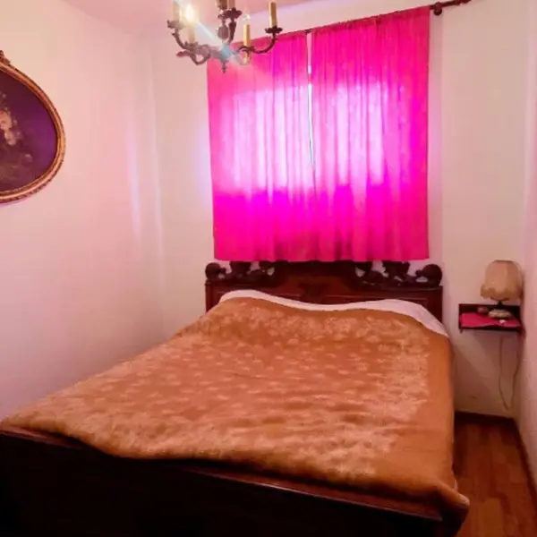 Casă – De Vânzare – Budești – 4 – camere – PROPRIETATE DE VÂNZARE ÎN BUDEȘTI – VÂLCEA, SAT RACOVIȚA | TEREN GENEROS 1.701 MP | PO169.500 Euro