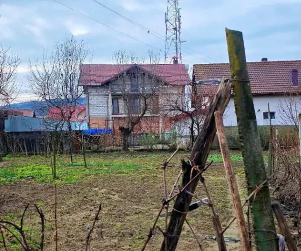 Casă – De Vânzare – Budești – 4 – camere – PROPRIETATE DE VÂNZARE ÎN BUDEȘTI – VÂLCEA, SAT RACOVIȚA | TEREN GENEROS 1.701 MP | PO169.500 Euro