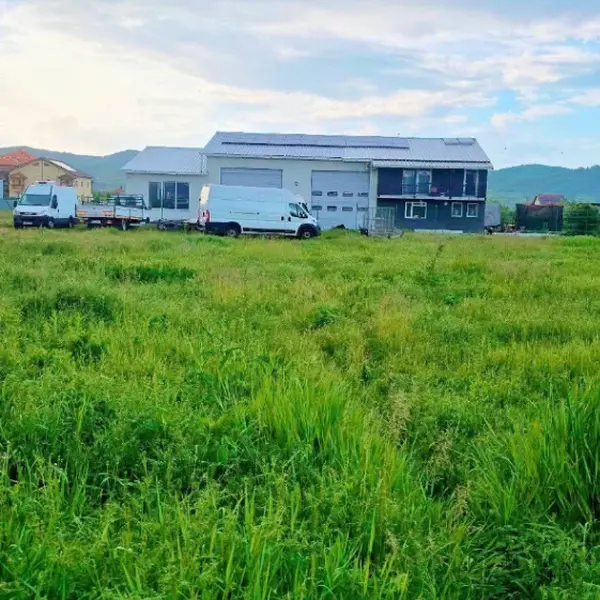 Teren – De Vânzare – Râmnicu Vâlcea – metri patrati – TEREN DE VÂNZARE – VÂLCEA – RÂURENI 60.000 Euro Suprafață Teren 3740 mp! 0772 203 164- Alina Cozma