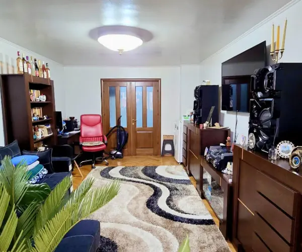 Apartament – De Vânzare – Râmnicu Vâlcea – 3 – camere – Strada Republicii, Zona Nord – Râmnicu Vâlcea 💶 Preț: 109.500 € 0772 203 164 – Alina Cozma