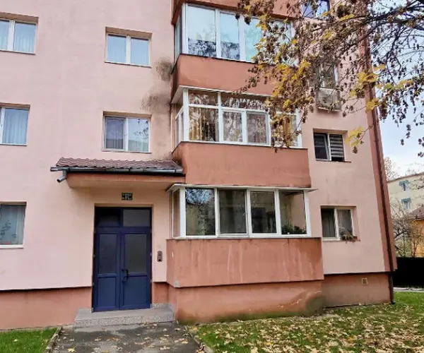 Apartament – De Vânzare – Râmnicu Vâlcea – 3 – camere – Strada Republicii, Zona Nord – Râmnicu Vâlcea 💶 Preț: 109.500 € 0772 203 164 – Alina Cozma