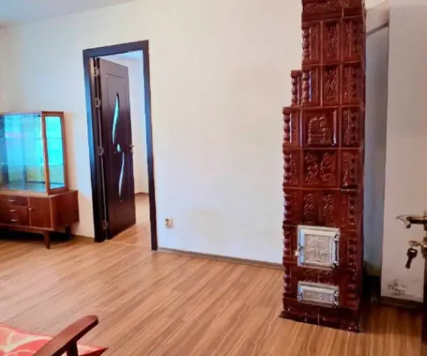 Apartament – De Vânzare – Brezoi – 2 – camere – Apartament de Vânzare în Brezoi -Liniște, Natură și Oportunitate! 39.500 E 0772 203 164 Alina Cozma