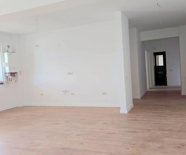 Apartament – De Vânzare – Râmnicu Vâlcea – 3 – camere – Apartament Spectaculos de Vânzare – Panoramă de Vis în Vâlcea! 135.000 E 0772 203 164 – Alina Cozma