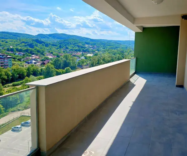 Apartament – De Vânzare – Râmnicu Vâlcea – 3 – camere – Apartament Spectaculos de Vânzare – Panoramă de Vis în Vâlcea! 135.000 E 0772 203 164 – Alina Cozma