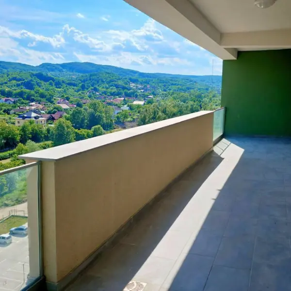 Apartament – De Vânzare – Râmnicu Vâlcea – 3 – camere – Apartament Spectaculos de Vânzare – Panoramă de Vis în Vâlcea! 135.000 E 0772 203 164 – Alina Cozma