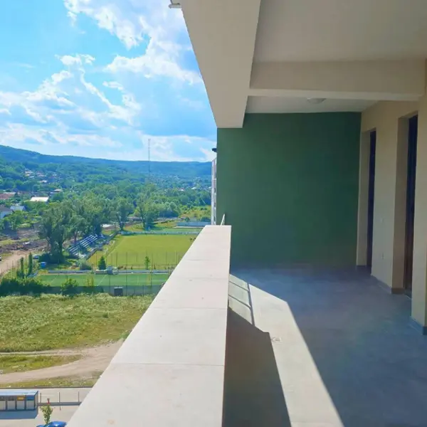 Apartament – De Vânzare – Râmnicu Vâlcea – 3 – camere – Apartament Spectaculos de Vânzare – Panoramă de Vis în Vâlcea! 135.000 E 0772 203 164 – Alina Cozma
