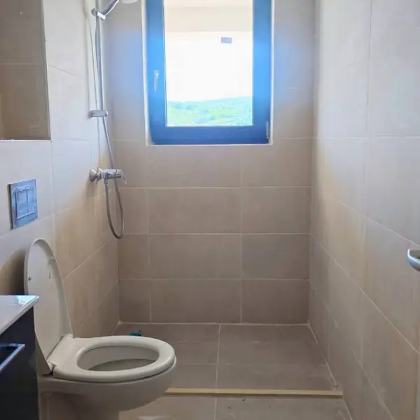 Apartament – De Vânzare – Râmnicu Vâlcea – 3 – camere – Apartament Spectaculos de Vânzare – Panoramă de Vis în Vâlcea! 135.000 E 0772 203 164 – Alina Cozma